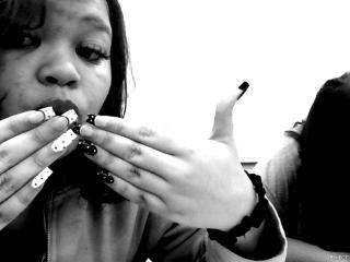 i still got my nailsss i still got my nailsss