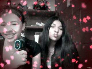 en la clase de espanollll
maralies and violet en la clase de espanollll
maralies and violet